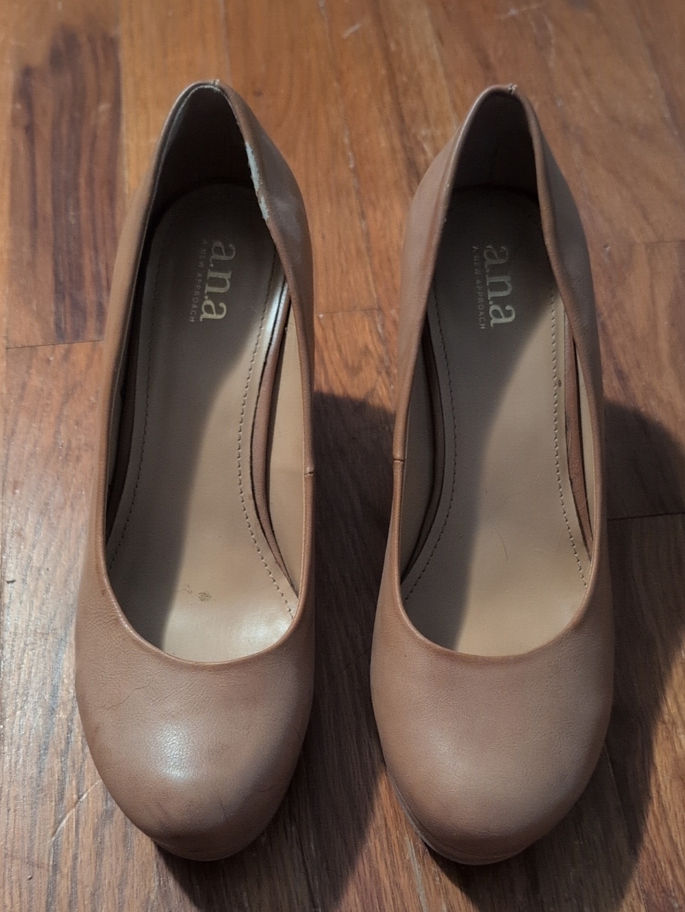 Nude Wedges
